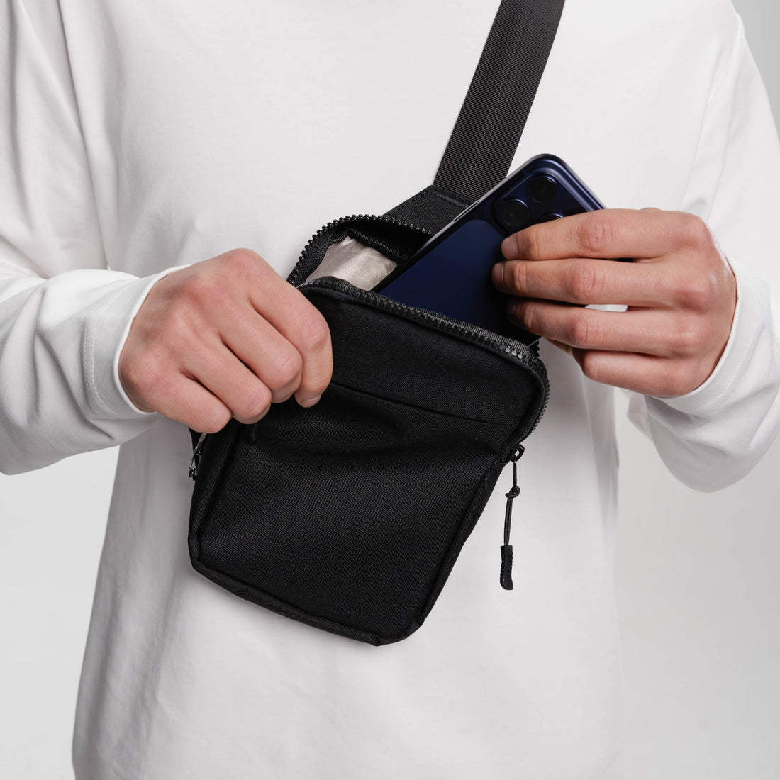 Sac Bandoulière Anti-Vol — Câble acier & poches sécurisées