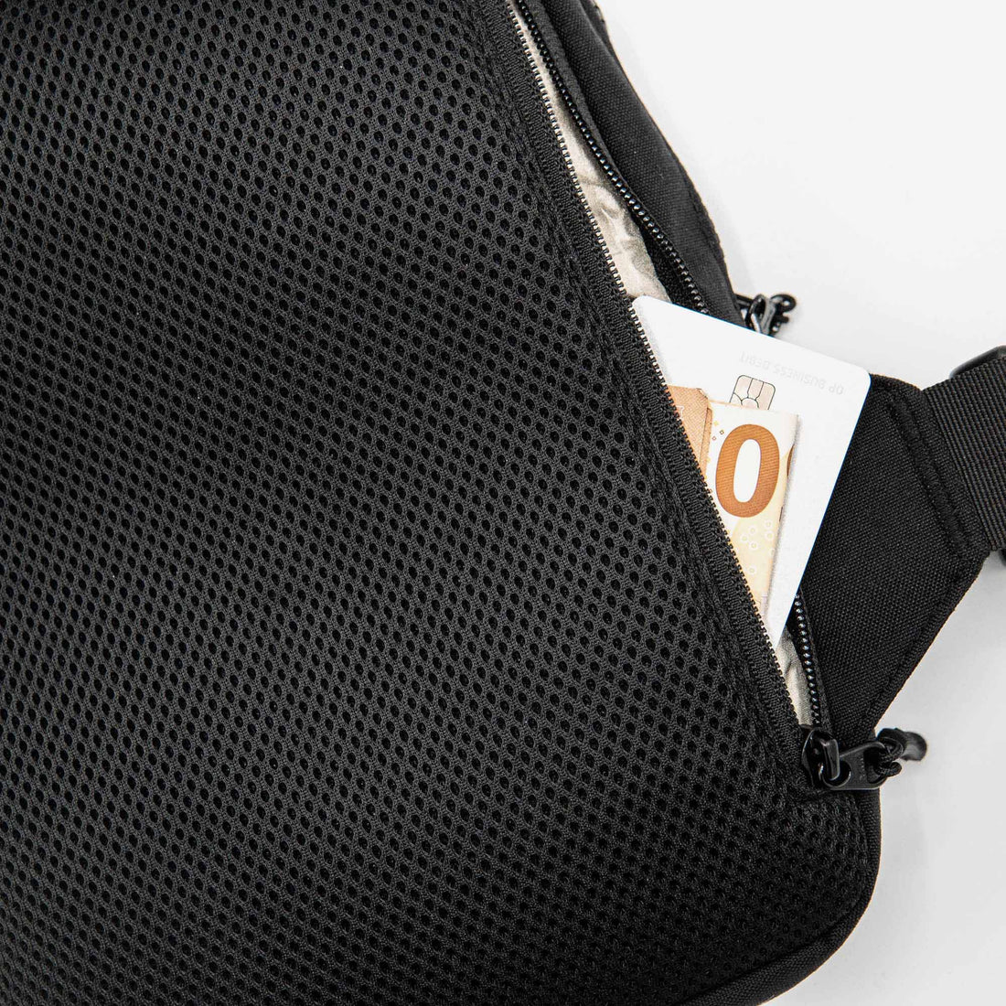 Sac Bandoulière Anti-Vol — Câble acier & poches sécurisées