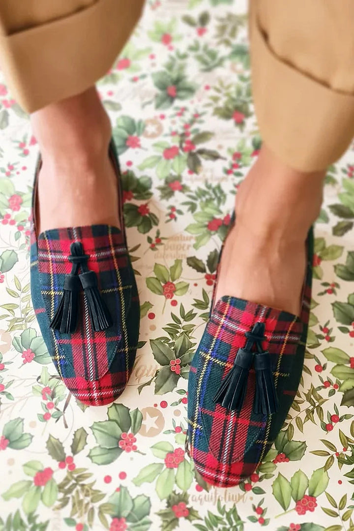 Women's Scottish Chic Loafer with Fringes - Casual-Chic