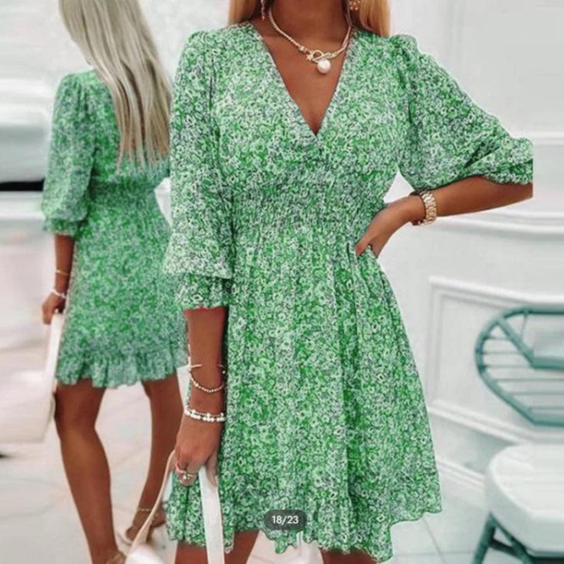 Women's Floral V-Neck Smocked Dress - Effortless Everyday Style