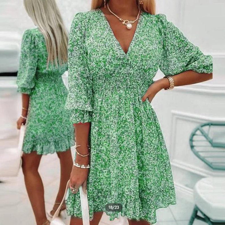 Women's Floral V-Neck Smocked Dress - Effortless Everyday Style