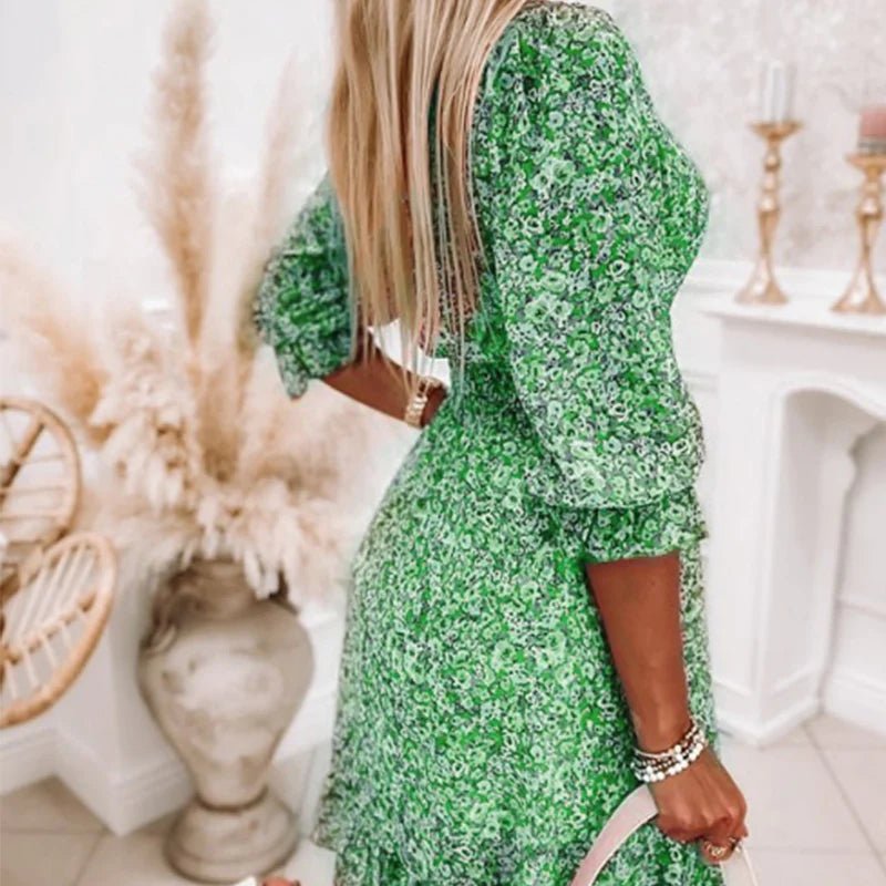 Women's Floral V-Neck Smocked Dress - Effortless Everyday Style
