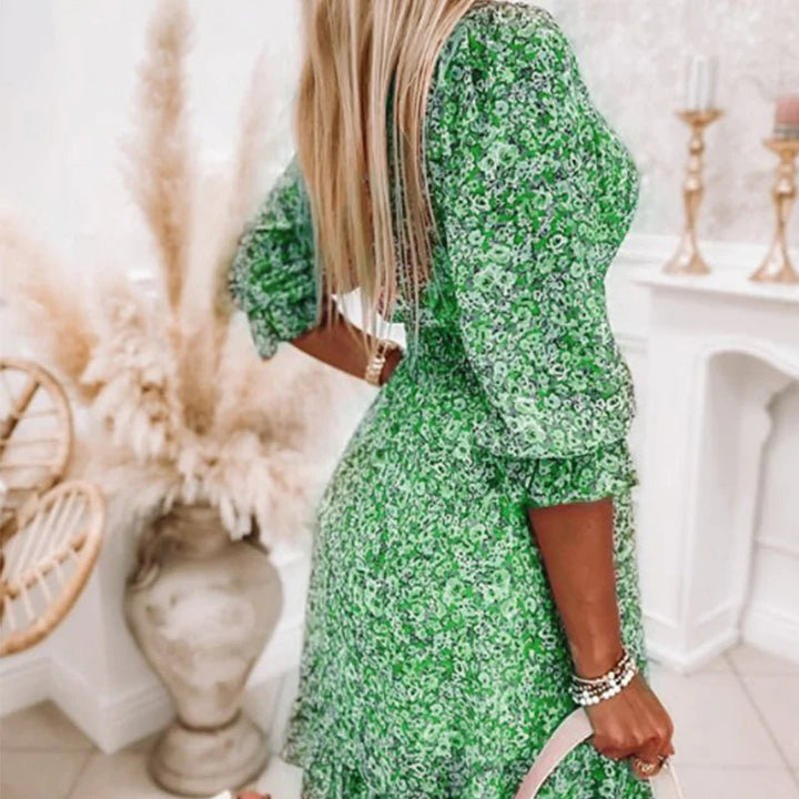 Women's Floral V-Neck Smocked Dress - Effortless Everyday Style