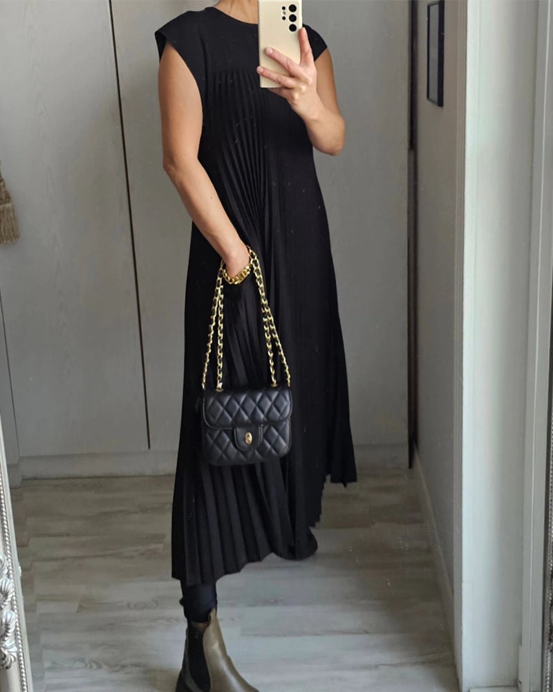 Women's Pleated Sleeveless Maxi Dress - Timeless Comfort