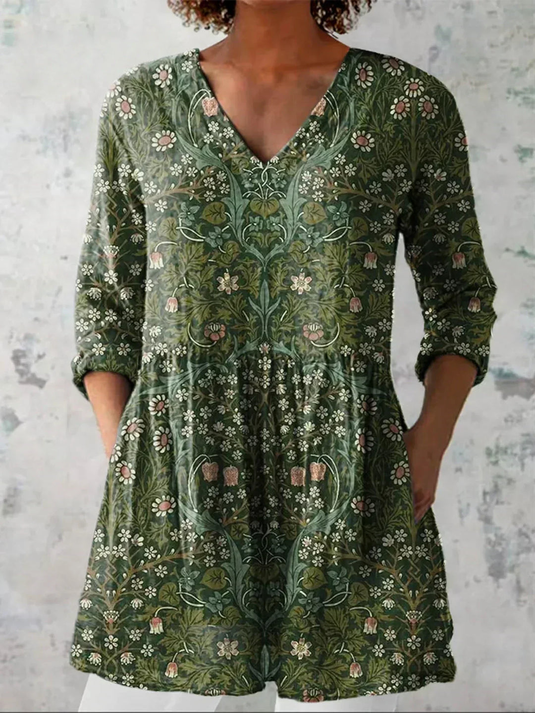 Women's Vintage Floral V-Neck Blouse - Effortless Summer Style