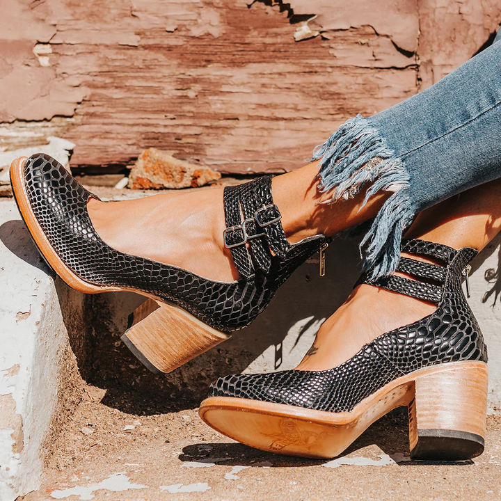 Women's Vintage Buckle-Strap Block Heels - Retro Charm & Comfort