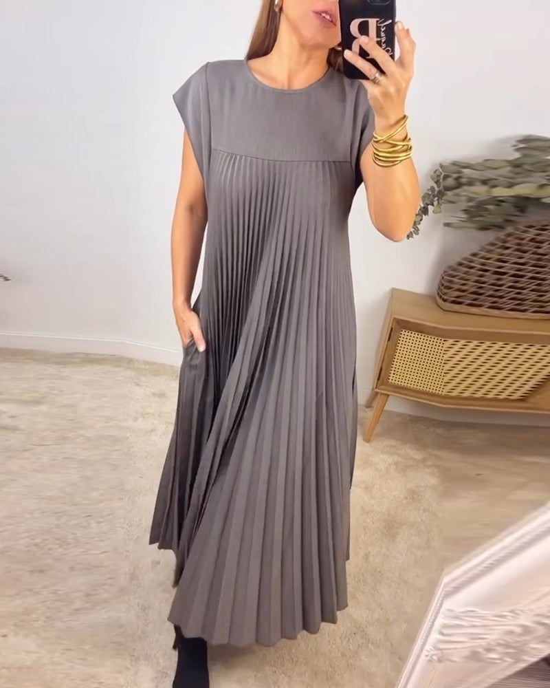 Women's Pleated Sleeveless Maxi Dress - Timeless Comfort