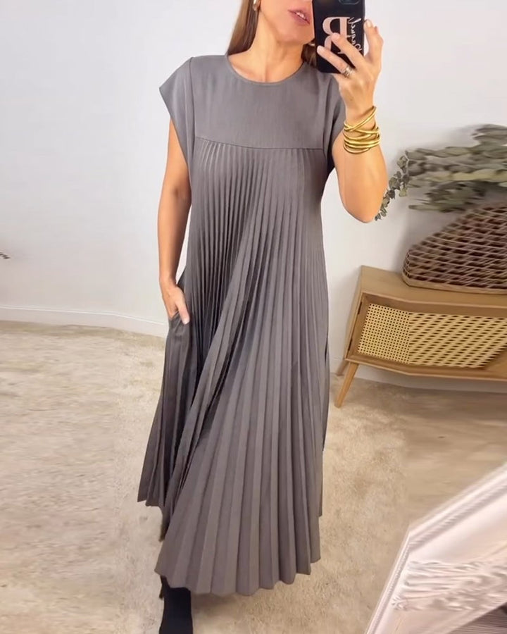 Women's Pleated Sleeveless Maxi Dress - Timeless Comfort