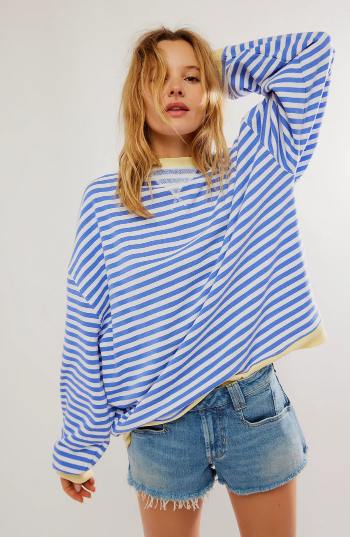 Women's Oversized Striped Sweater - Cozy & Bold Style
