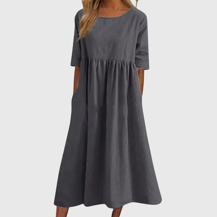 Women's Elegant Short-Sleeved Dress - Timeless & Effortless