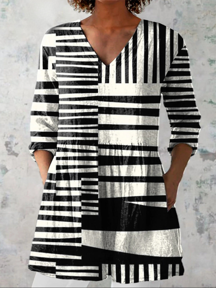Women's Extended V-Neck Top - Effortless Everyday Style