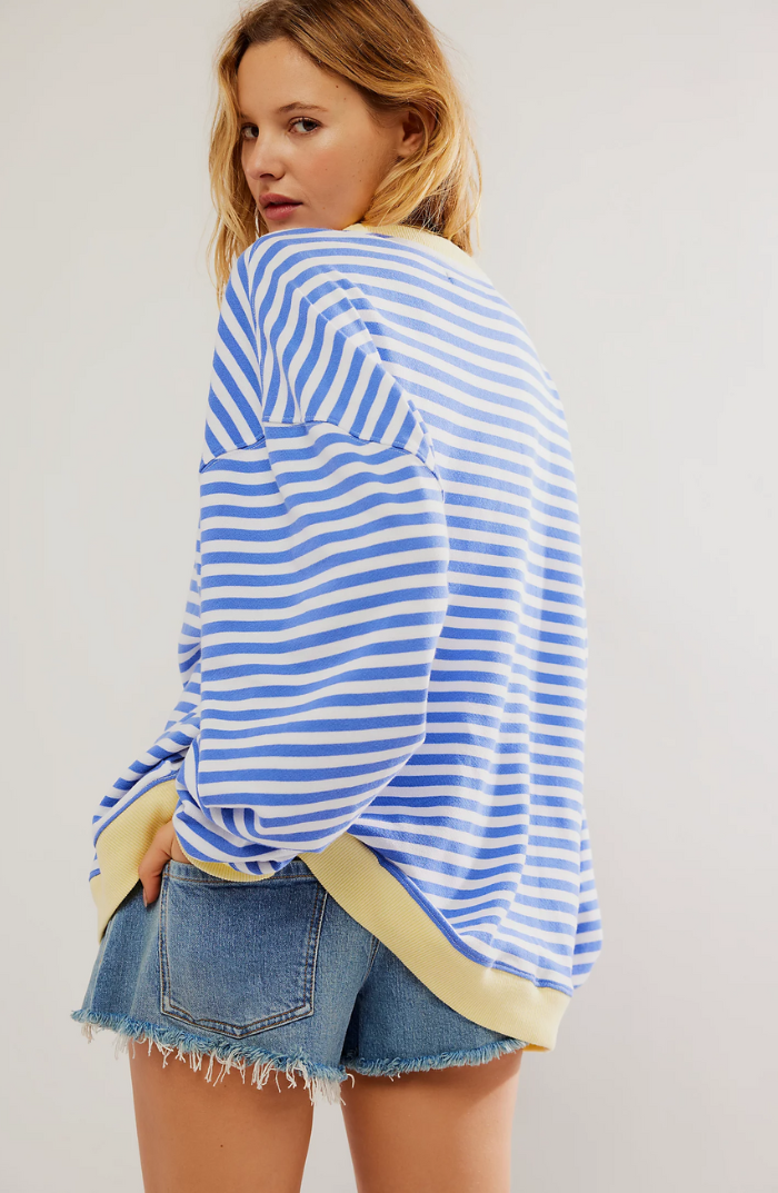 Women's Oversized Striped Sweater - Cozy & Bold Style