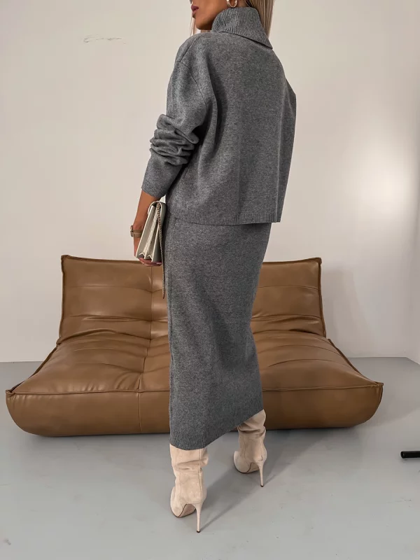 Women's Knit Two-Piece Set - Effortless Transitional Layering