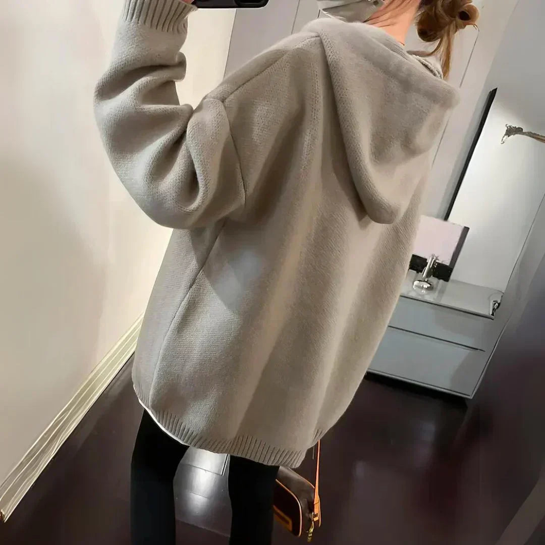 Women's Smiley Print Cozy Hoodie - Everyday Warmth & Style