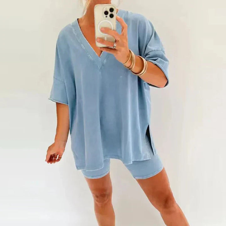 Women's Two-Piece Sport Set - Casual Comfort and Style