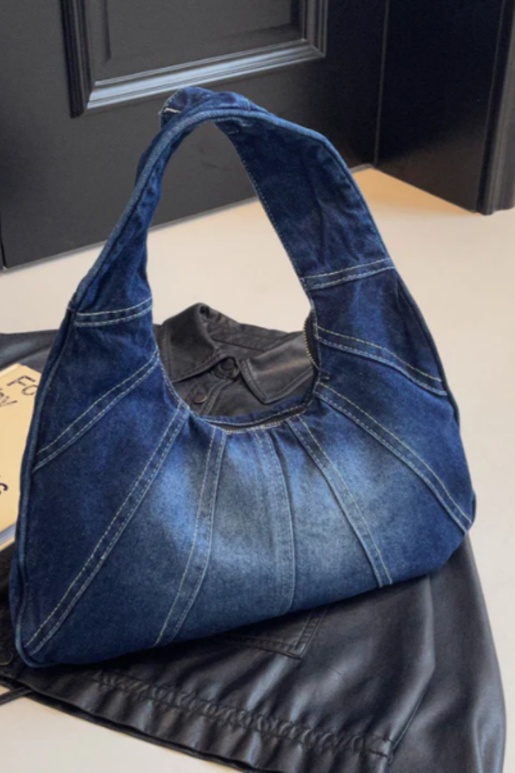 Women's Casual Shoulder Bag - Effortless Everyday Accessory