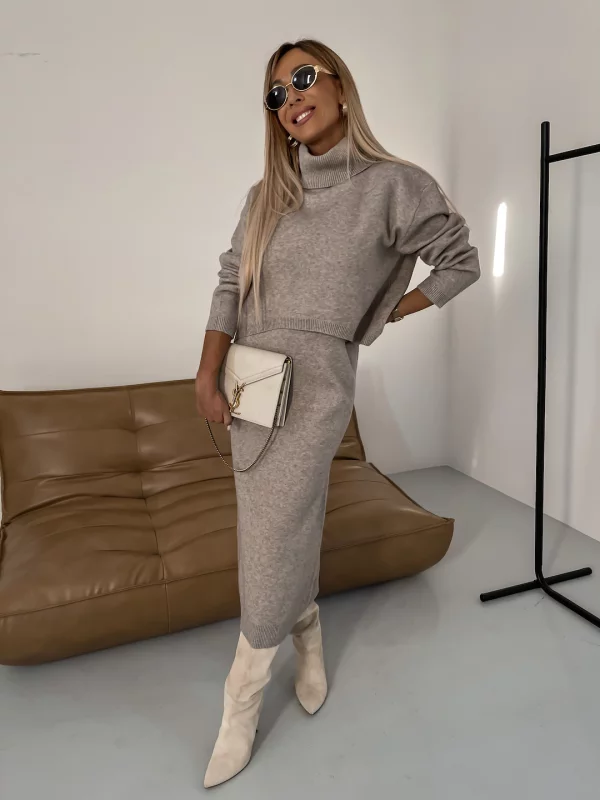 Women's Knit Two-Piece Set - Effortless Transitional Layering