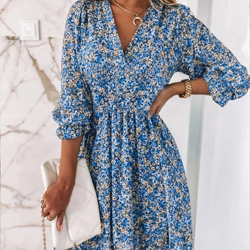 Women's Floral V-Neck Smocked Dress - Effortless Everyday Style