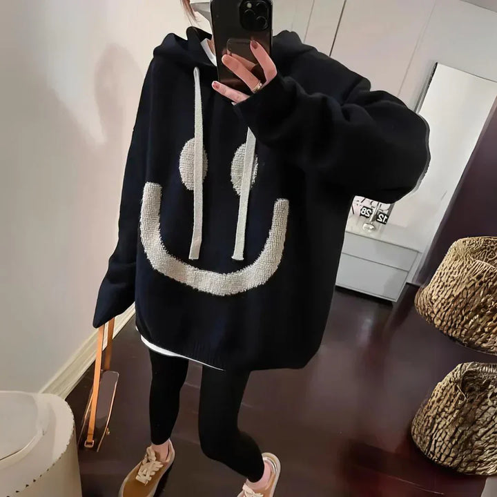 Women's Smiley Print Cozy Hoodie - Everyday Warmth & Style
