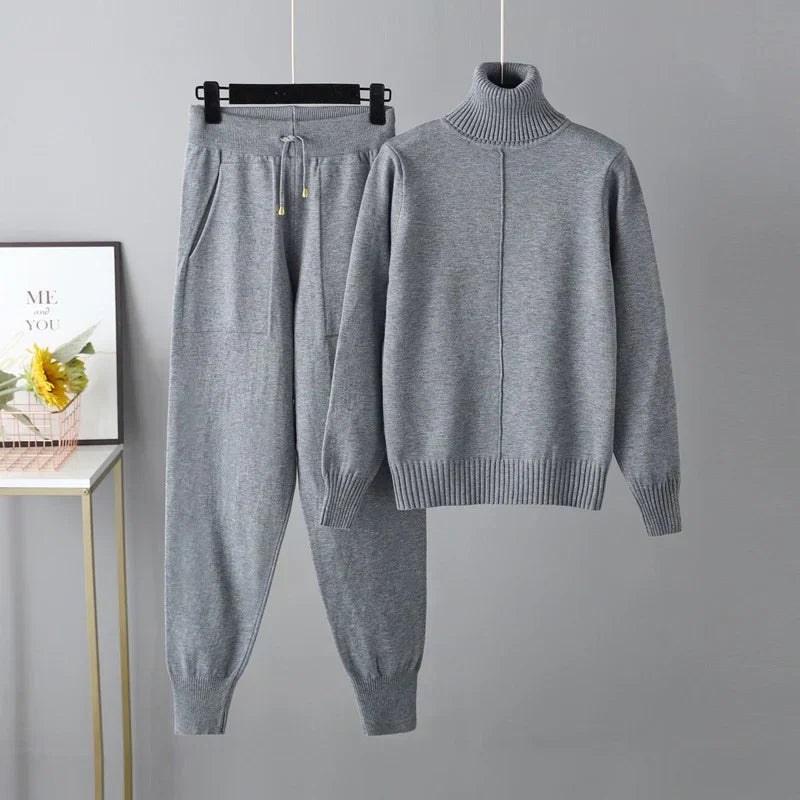 Women's Knit Two-Piece Set - Effortless Minimalist Comfort