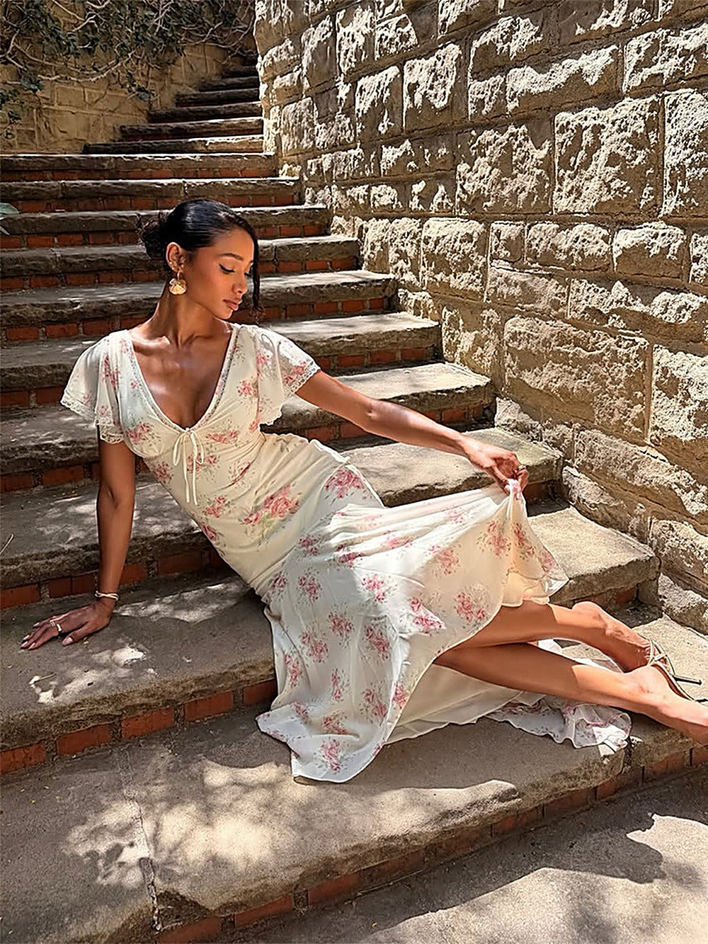 Vintage Socialite V-Neck Cinched-Waist Printed Maxi Dress