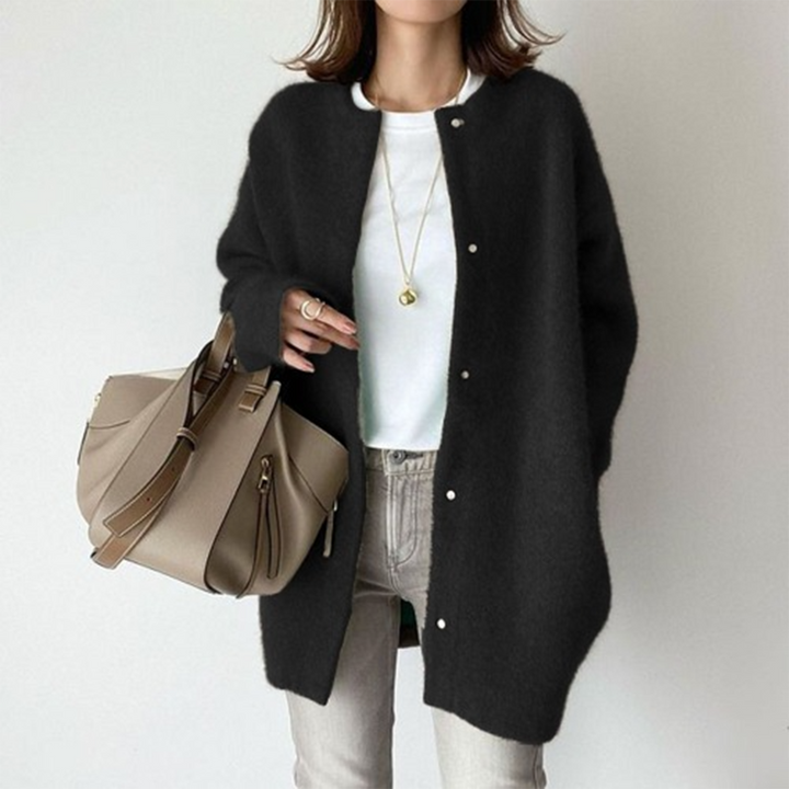 Women's Classic Cardigan - Effortless Warmth and Style