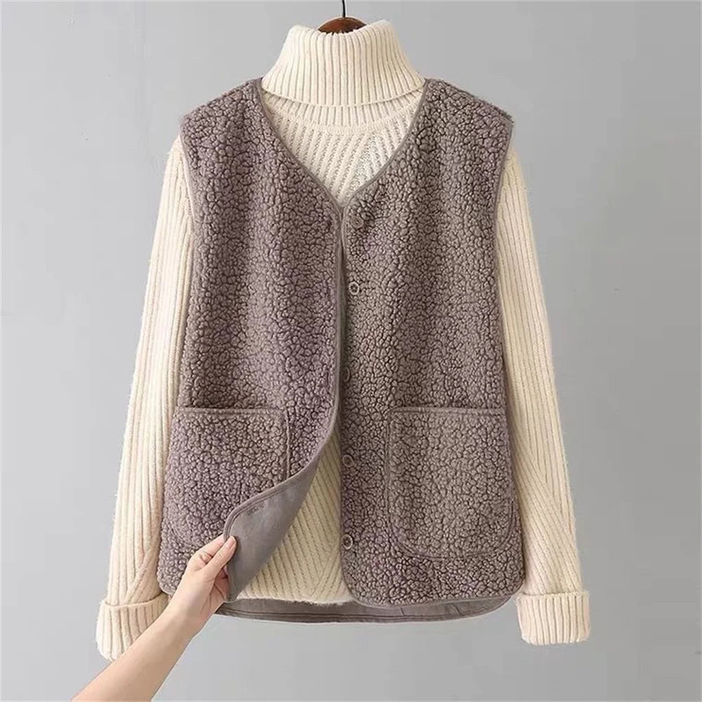 Women's Classic Cardigan - Timeless Comfort for Every Season