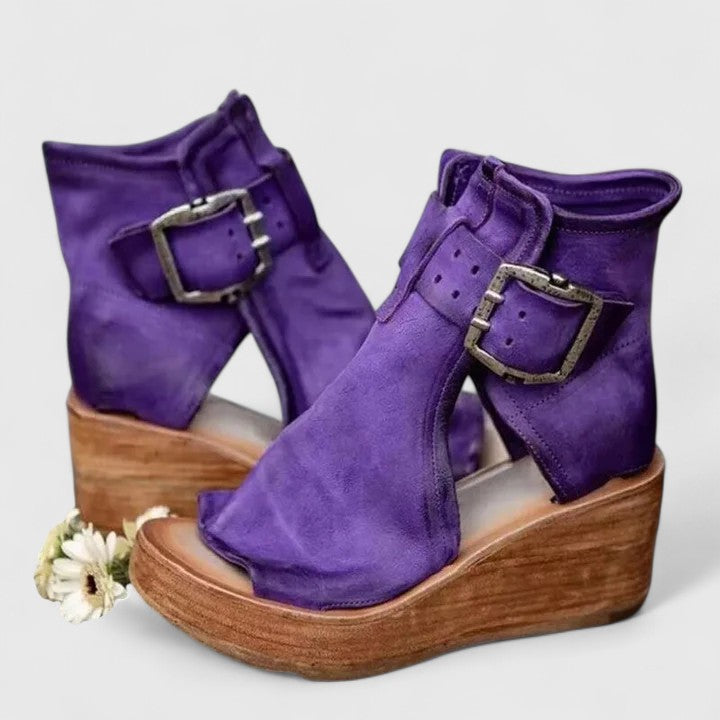 Women's Bold Buckle Wedge Sandals - Statement Style
