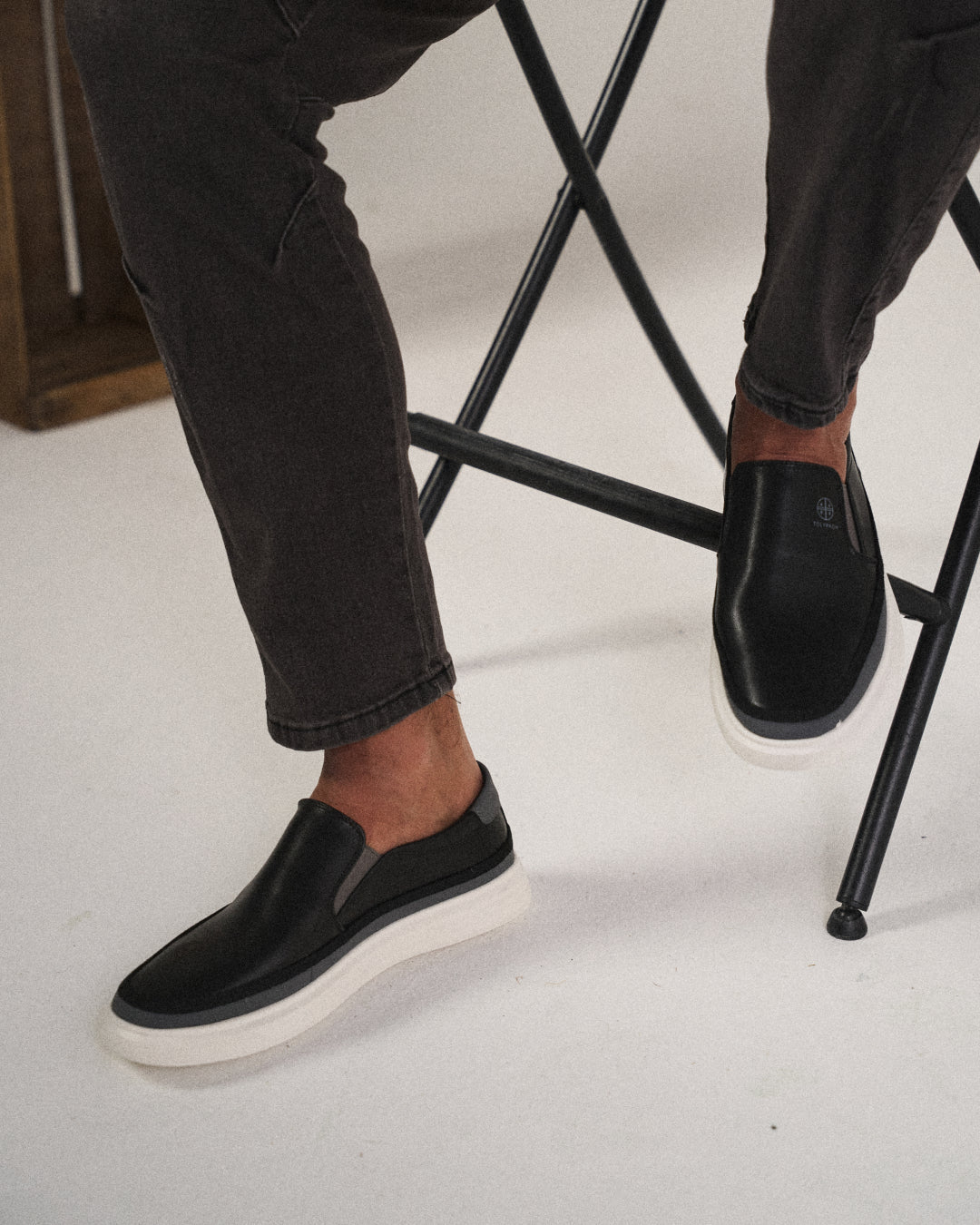 Men's Leather Slip-On Dress Shoes - Effortless Style from Day to Night