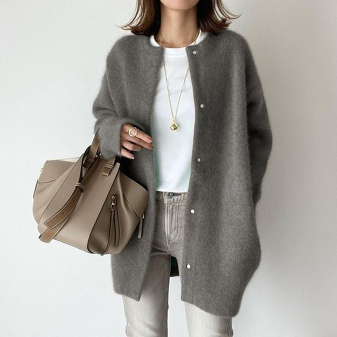 Women's Classic Cardigan - Effortless Warmth and Style