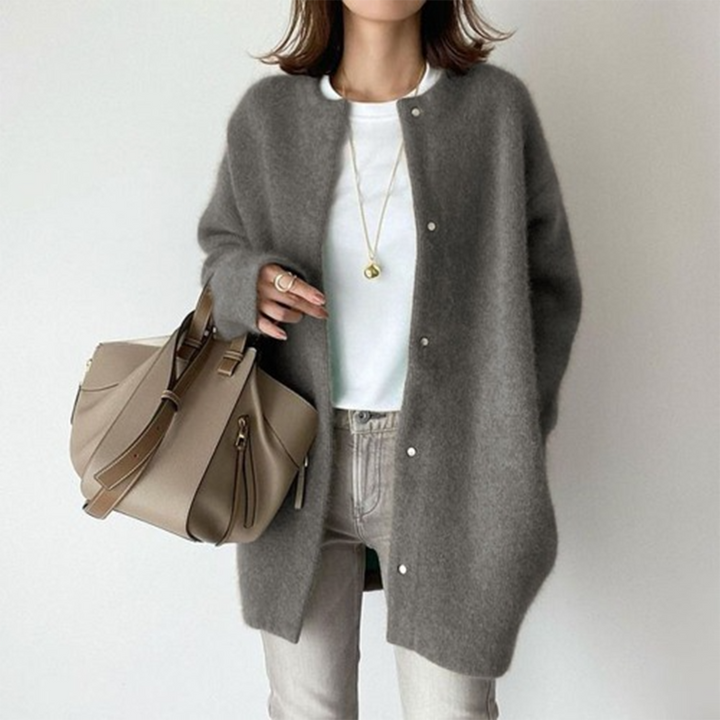Women's Classic Cardigan - Effortless Warmth and Style