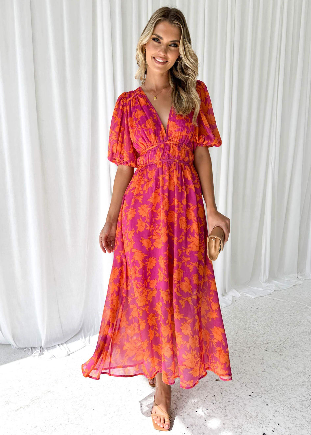 Women's Elegant Maxi Dress with V-Neck - Effortless All-Occasion Style