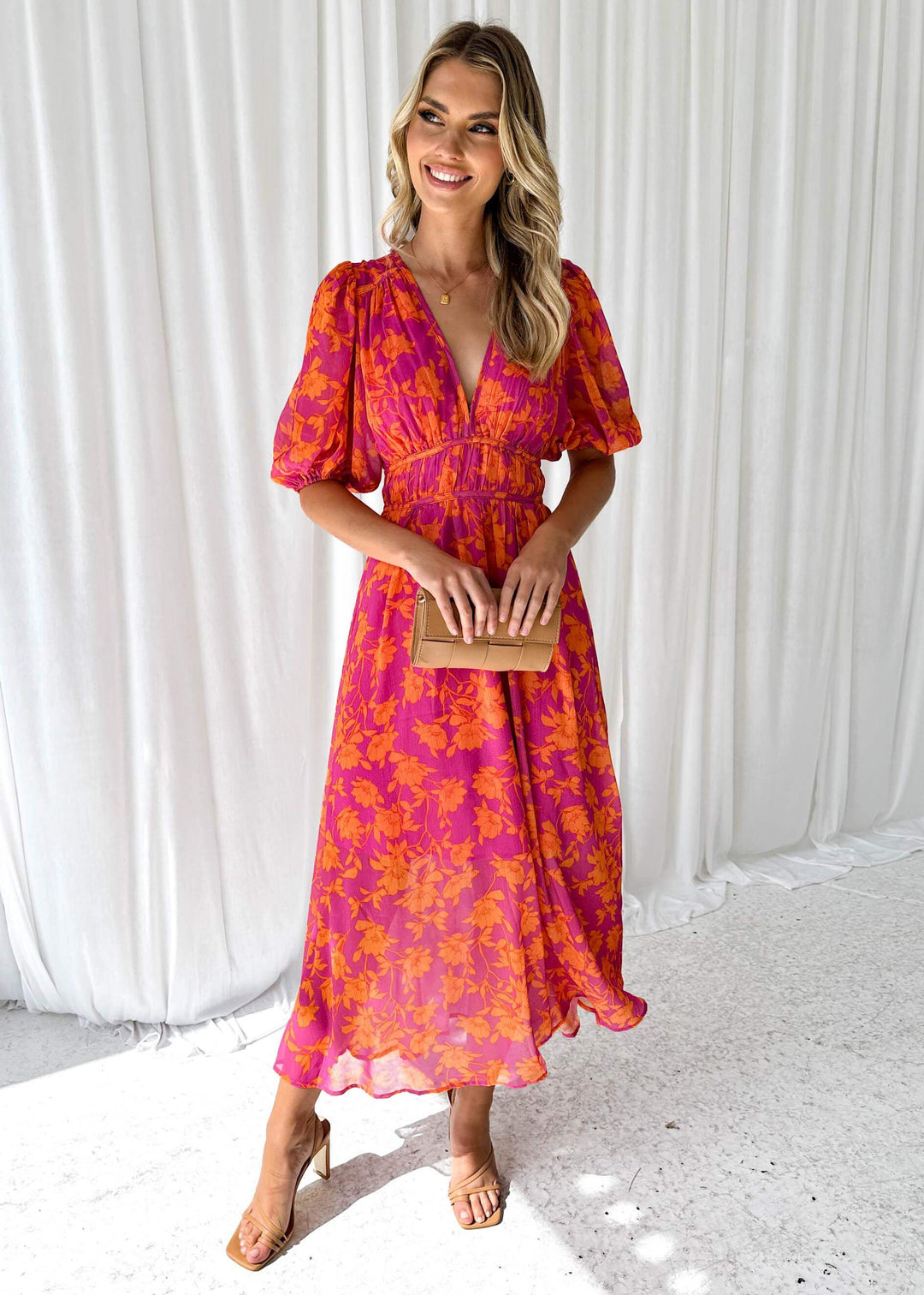 Women's Elegant Maxi Dress with V-Neck - Effortless All-Occasion Style