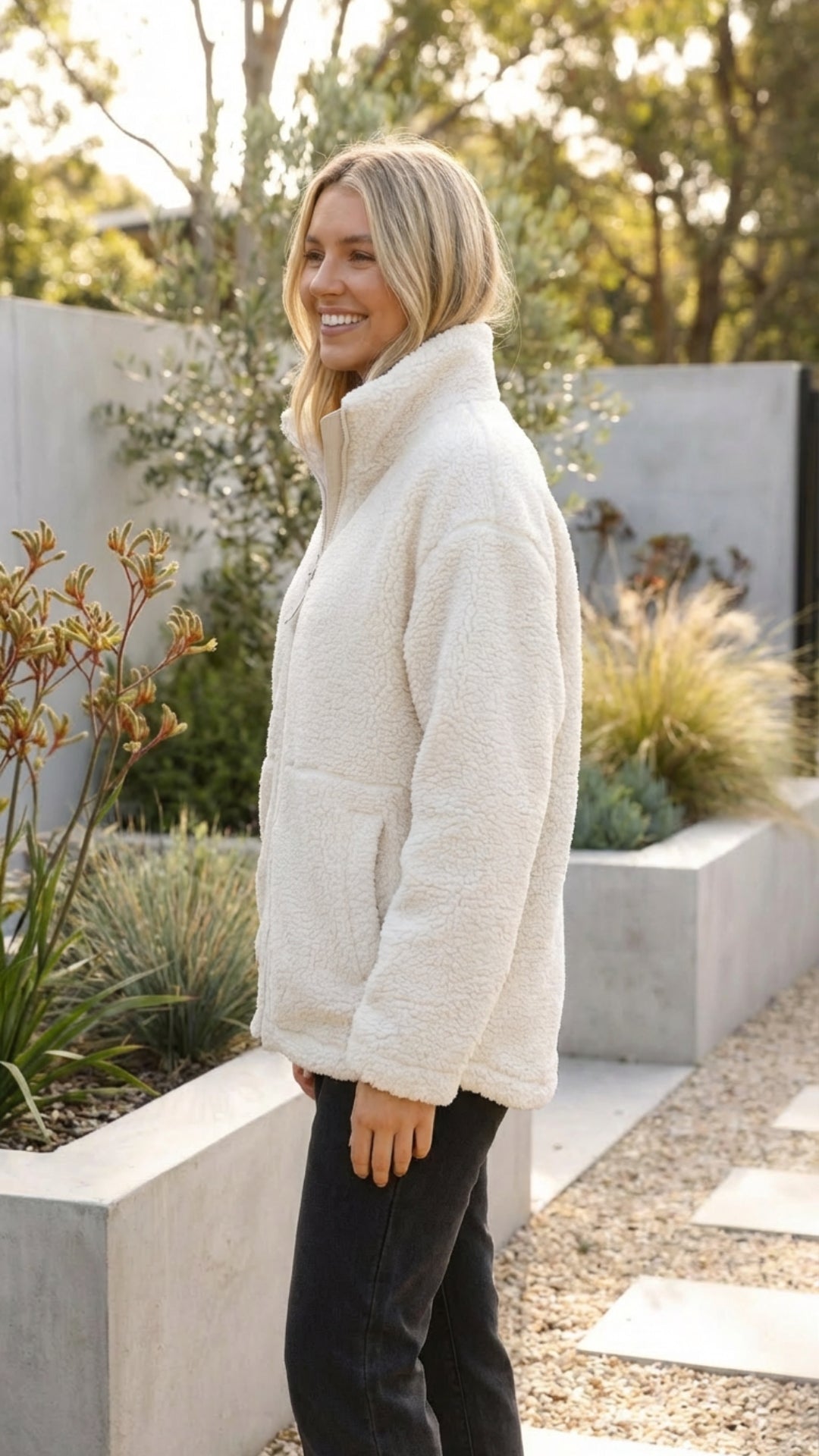 Women's Oversized Sherpa Zip-Up Jacket - Cozy Everyday Layer