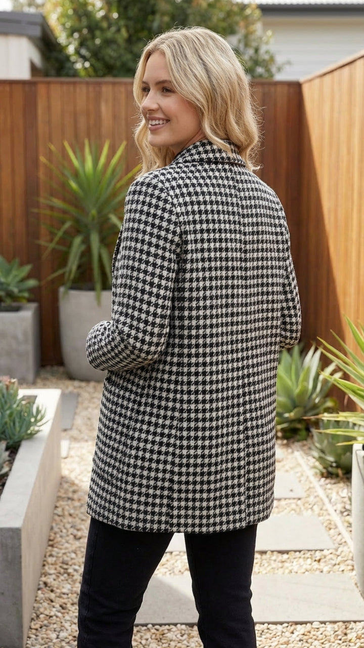 Women's Checkered Double Breasted Long Blazer - Everyday Polish