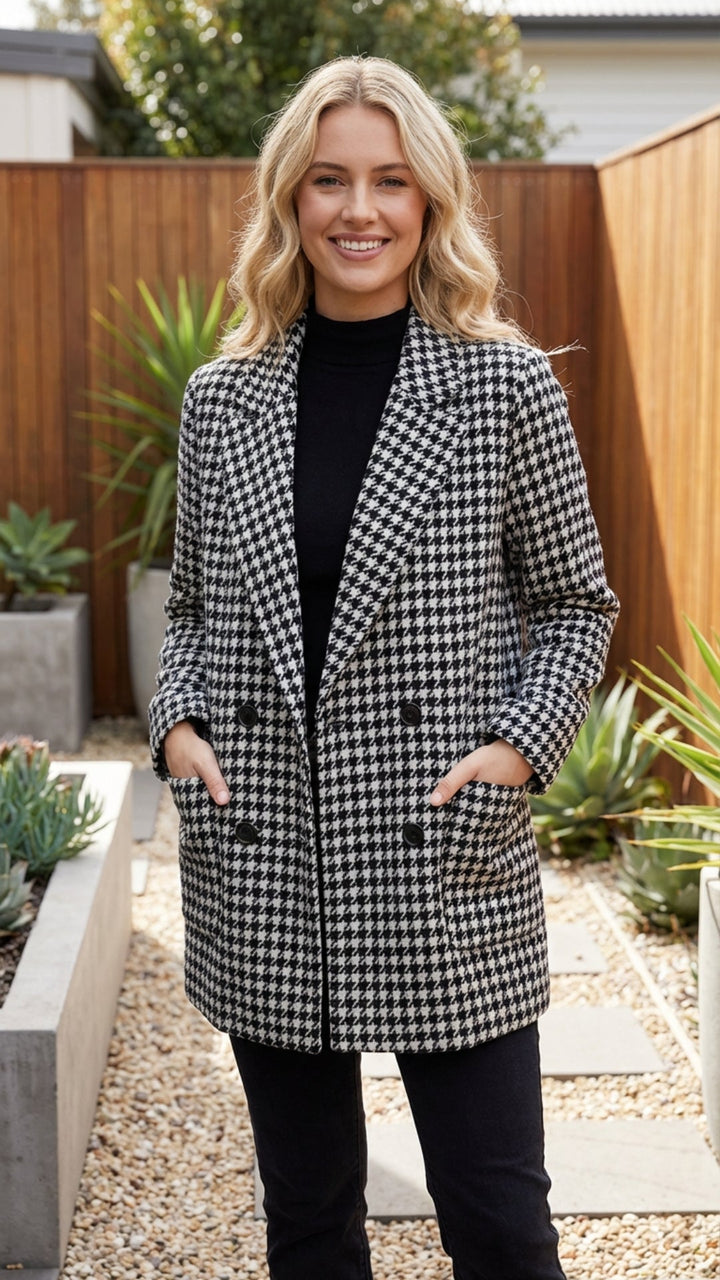 Women's Checkered Double Breasted Long Blazer - Everyday Polish