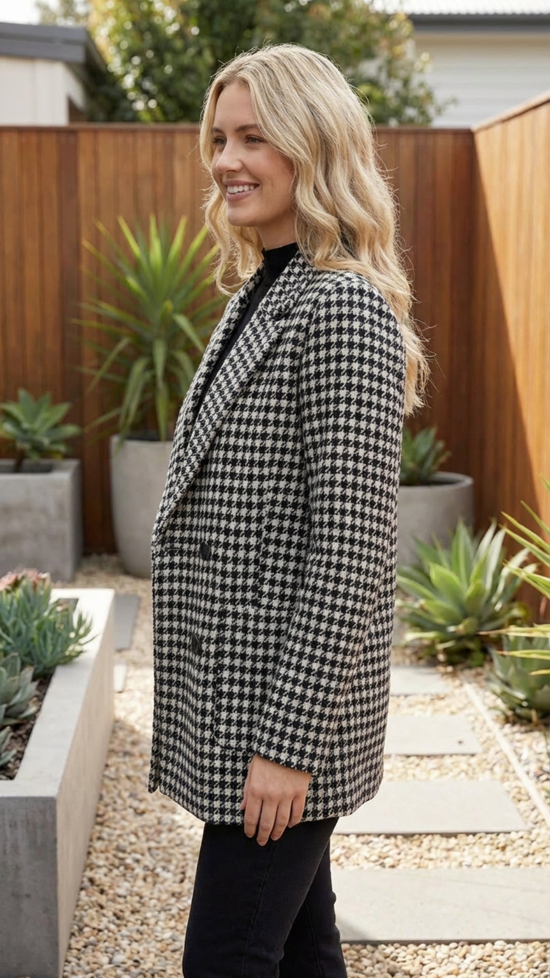 Women's Checkered Double Breasted Long Blazer - Everyday Polish