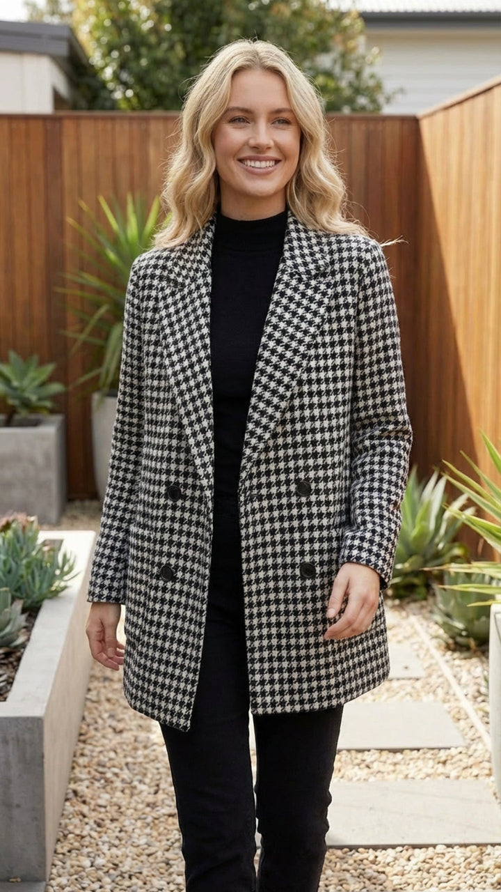 Women's Checkered Double Breasted Long Blazer - Everyday Polish