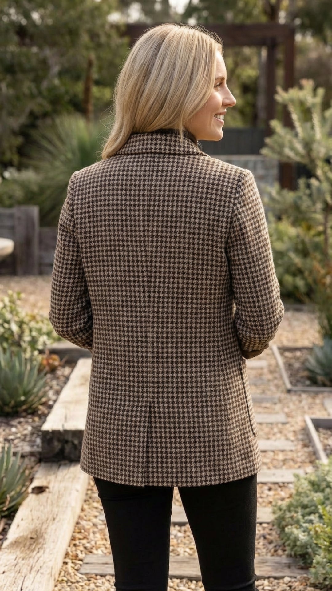 Women's Checkered Double Breasted Long Blazer - Everyday Polish