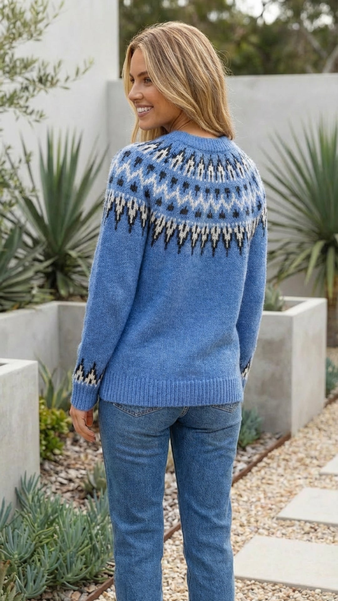 Women's Fair Isle Patterned Sweater - Cozy Classic for Cool Days