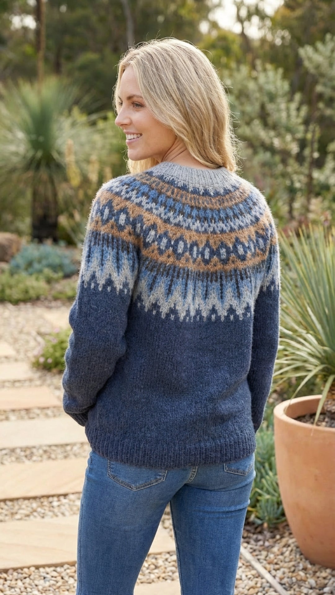 Women's Fair Isle Patterned Sweater - Cozy Classic for Cool Days
