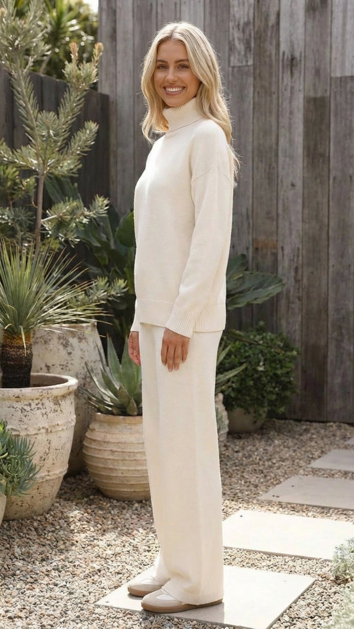 Women's Two Piece Knit Turtleneck Lounge Set - Casual Comfort