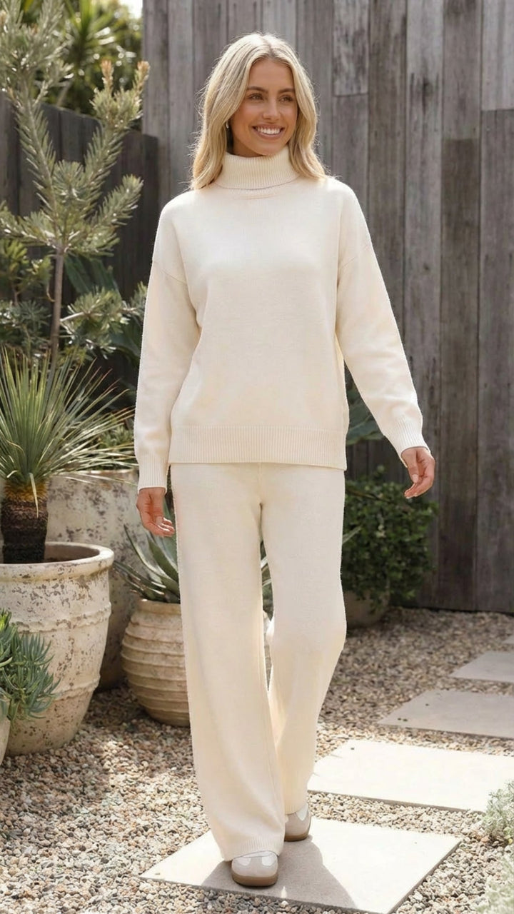Women's Two Piece Knit Turtleneck Lounge Set - Casual Comfort