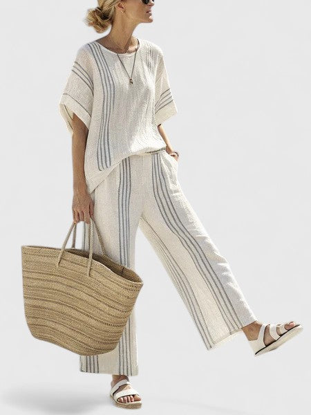 Women's Two-Piece Set - Comfortable, Wrinkle-Resistant & Chic