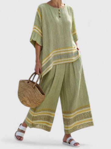 Women's Two-Piece Set - Comfortable, Wrinkle-Resistant & Chic