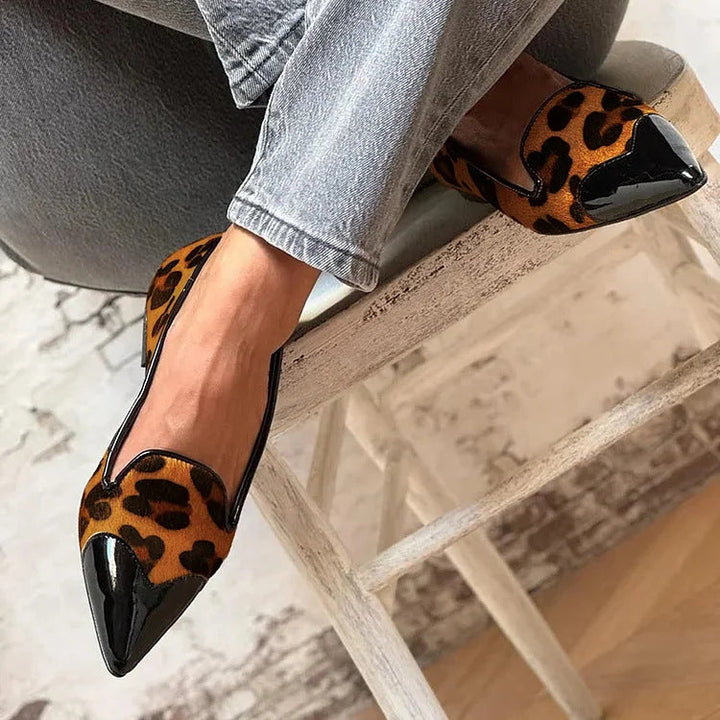 Women's Refined Animal Print Ballet Flats - Daily Elegance