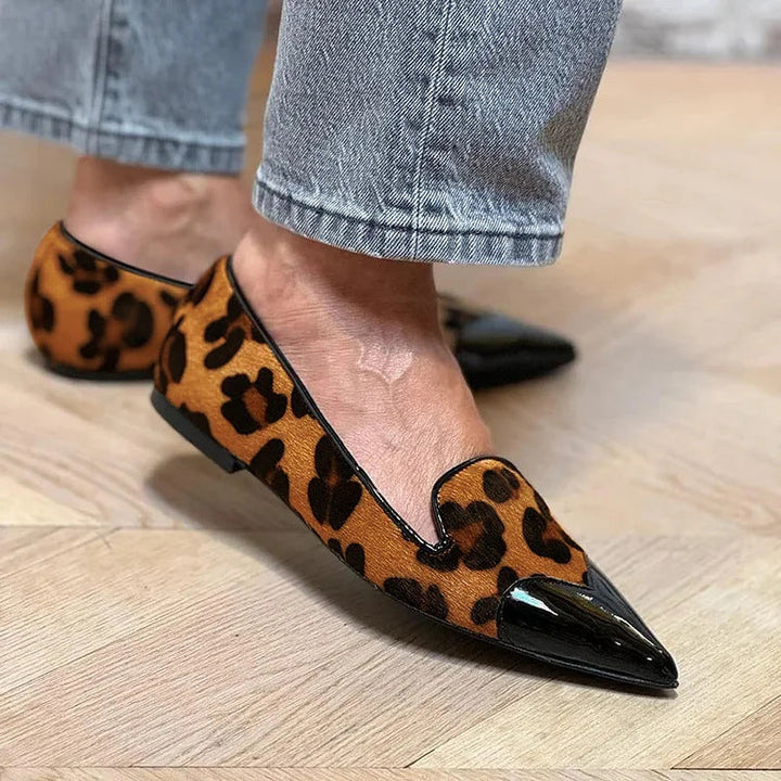 Women's Refined Animal Print Ballet Flats - Daily Elegance