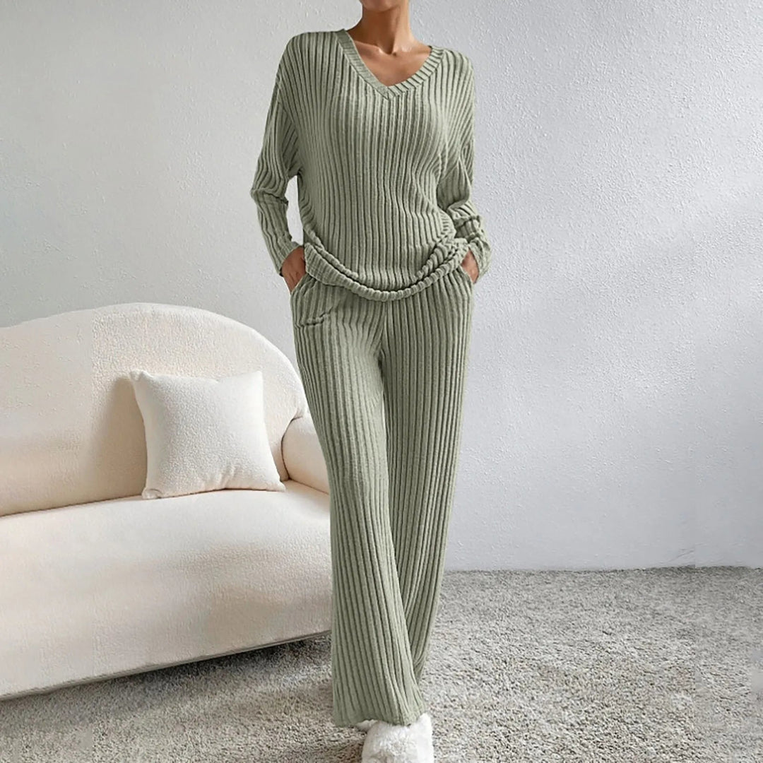 Women's Knit V-Neck Two-Piece Set - Effortless Comfort & Style