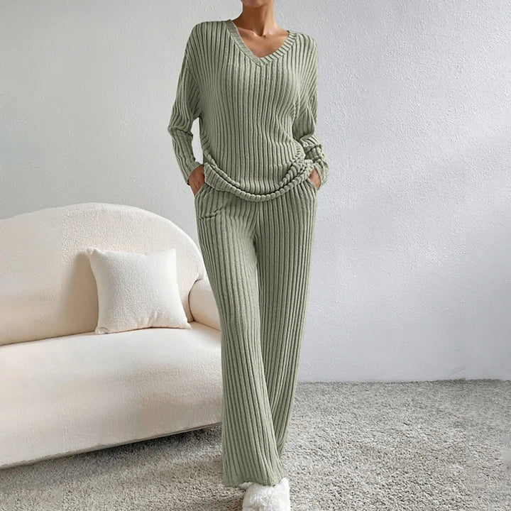 Women's Knit V-Neck Two-Piece Set - Effortless Comfort & Style