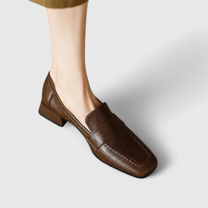 Women's Modern Classic Block Heel Loafers - Everyday Elegance